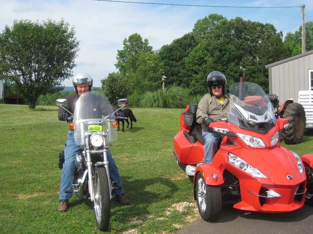 Wolf Creek Farm B&B And Motorcycle Manor At Wolf Creek Farm, Llc Ararat Exterior foto
